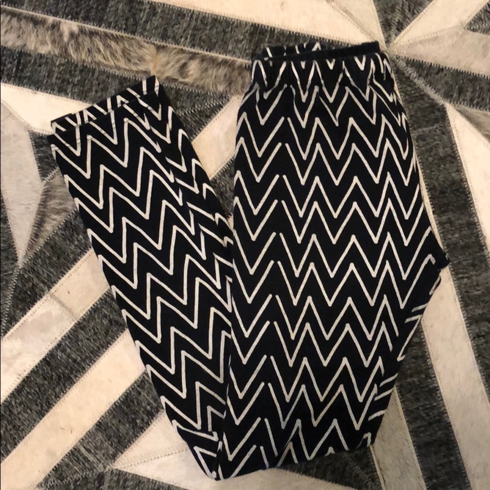 Girls Mini & Maximus Black/White legging size 12